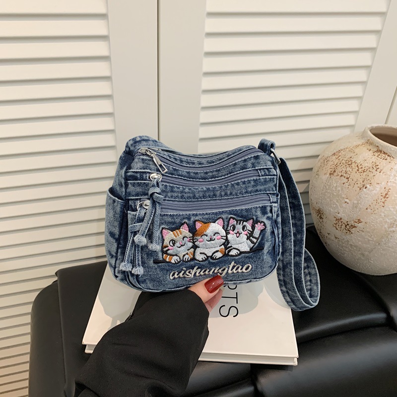 Embroidery Motif - Cute Korean Style Embroidered Cat Crossbody