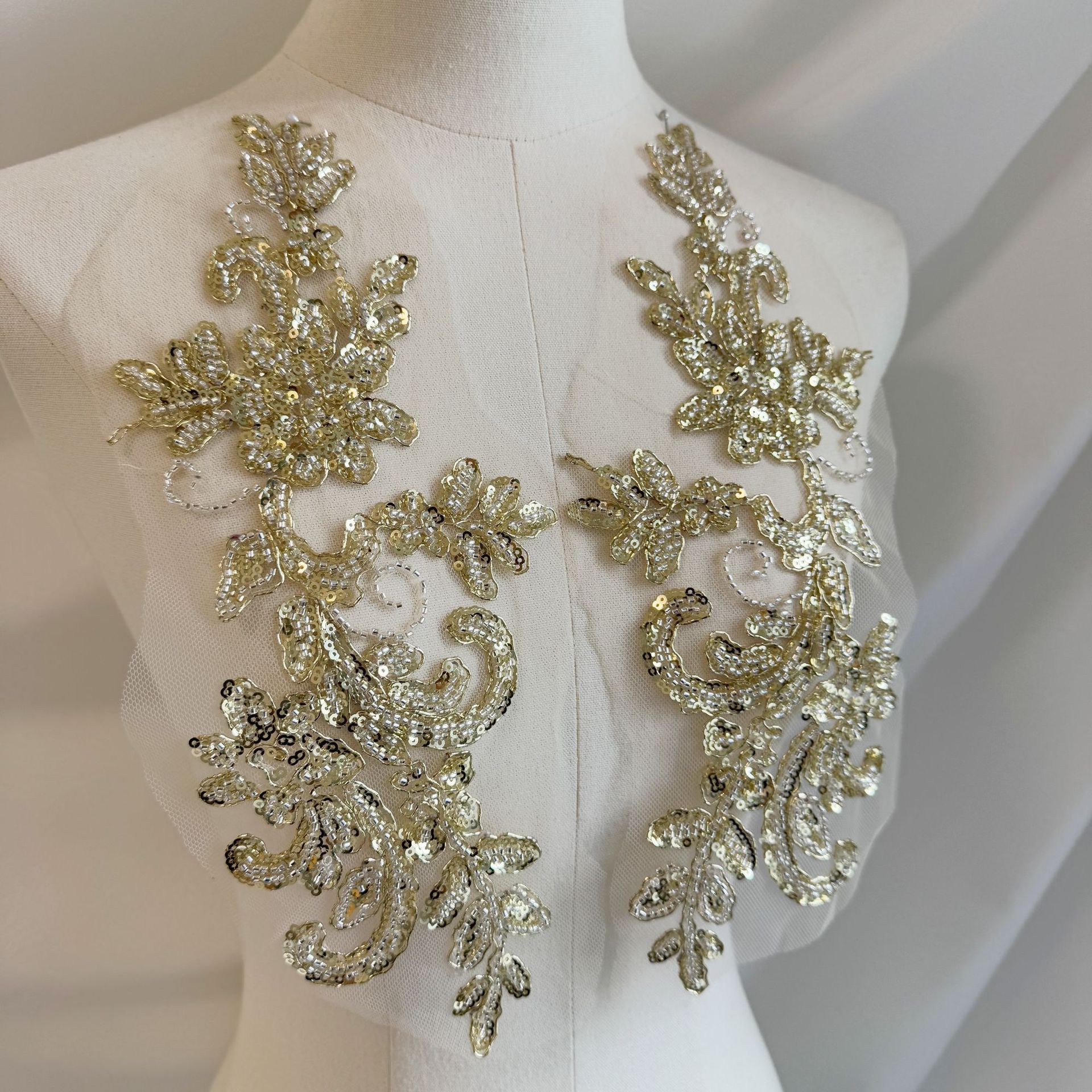 Champagne gold beaded flower s - огляд і ціна Embroidery Gold