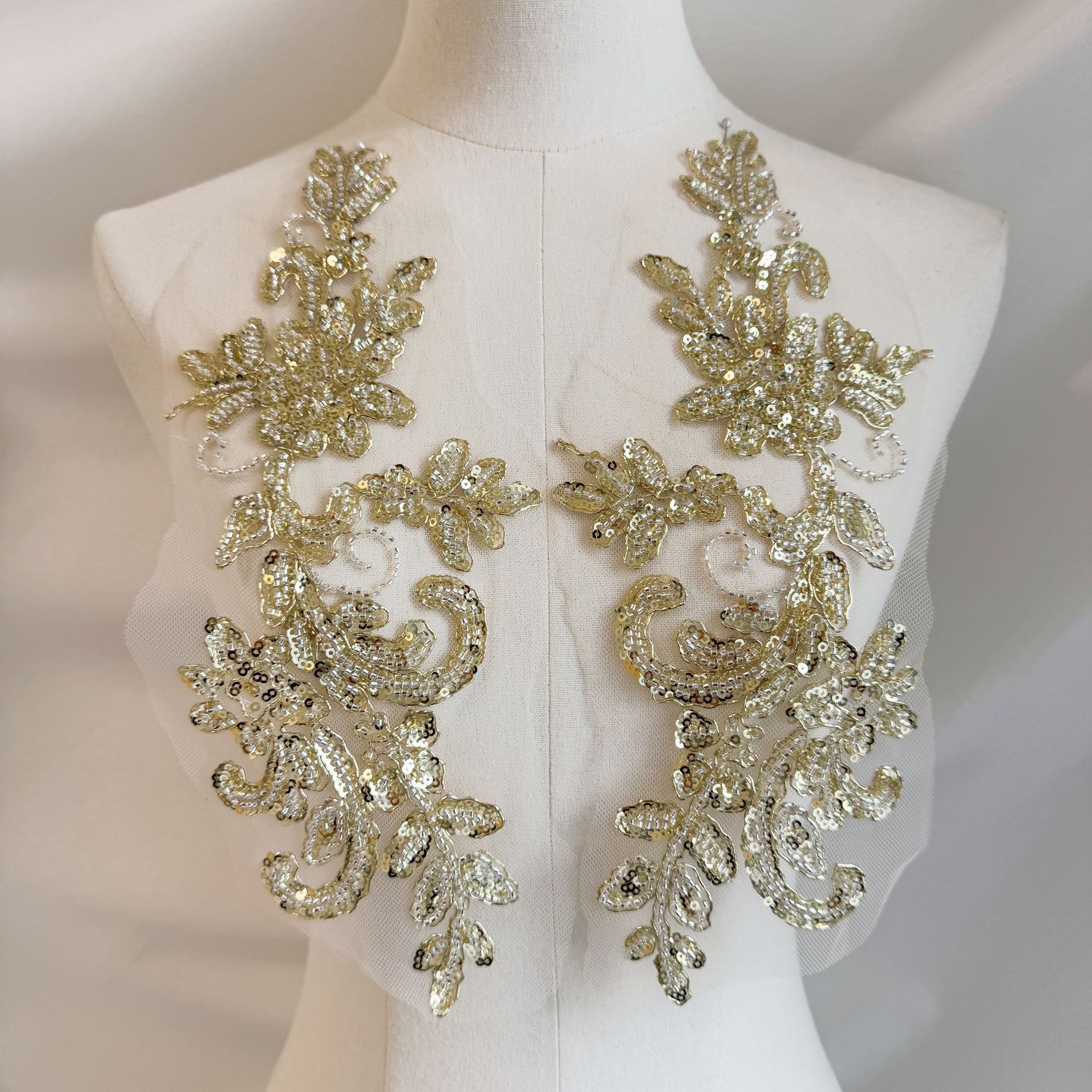 Champagne gold beaded flower s - огляд і ціна Embroidery Gold