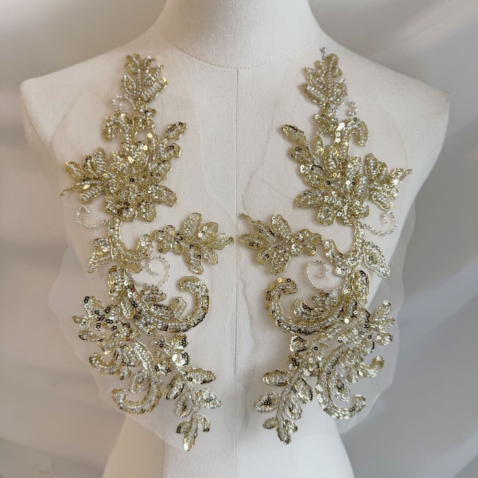 Champagne gold beaded flower s - огляд і ціна Embroidery Gold