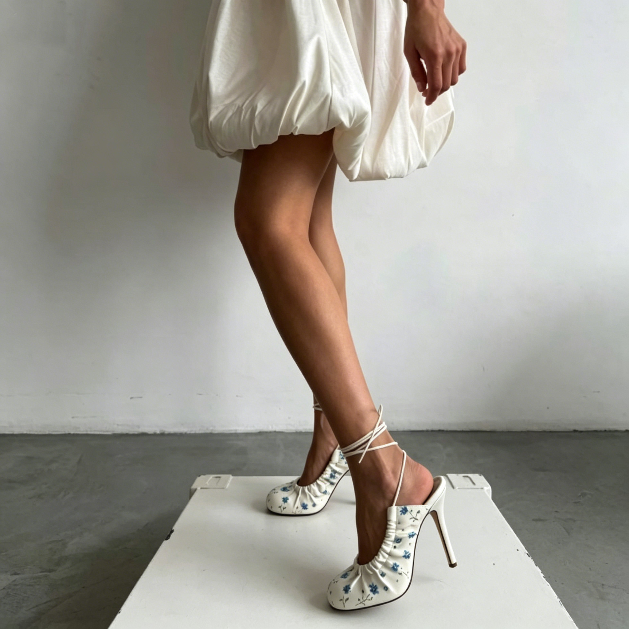 Women's 2026 new in blue flowe - огляд і ціна Embroidery White