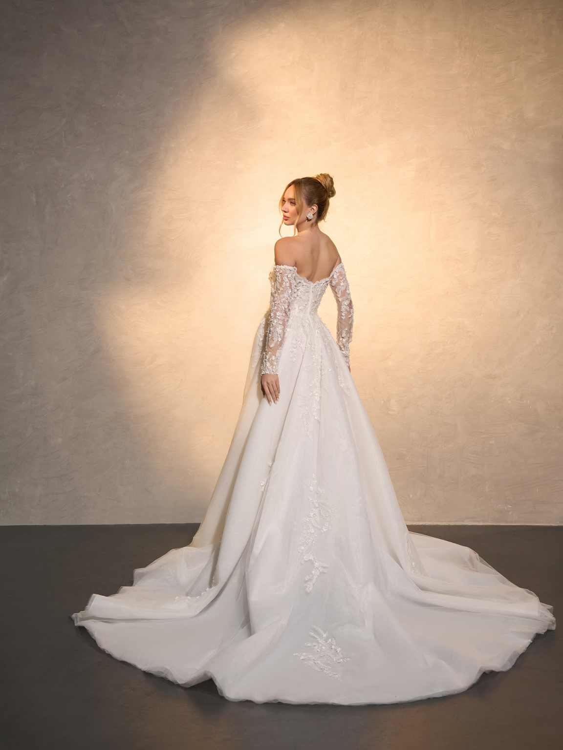 Elegant Wedding Dress A-Line L - огляд і ціна Embroidery Online Designs