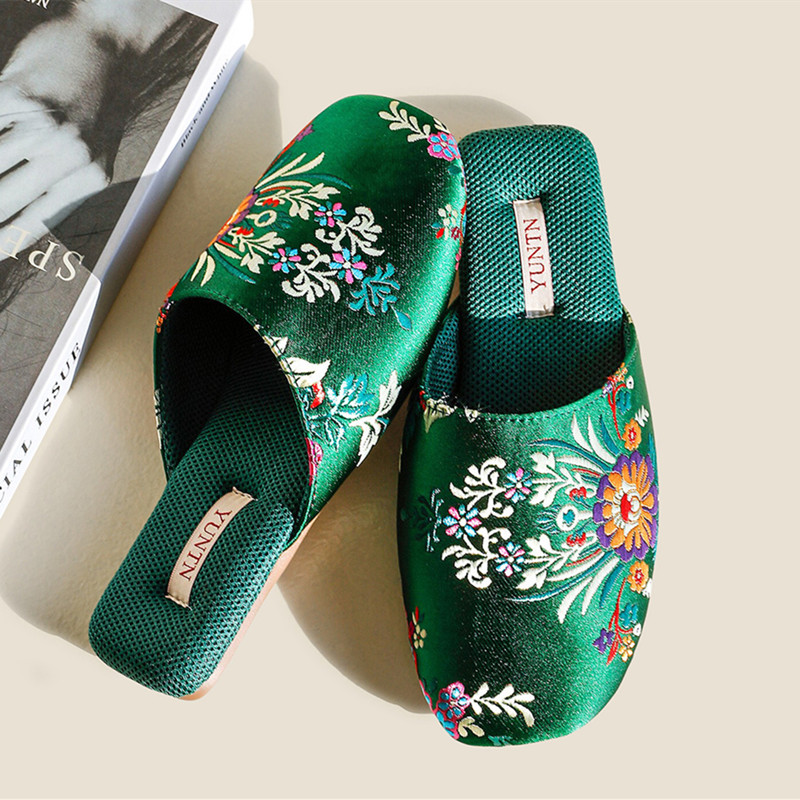 Elegant Chinese Style Embroide - огляд і ціна Embroidery Shoes
