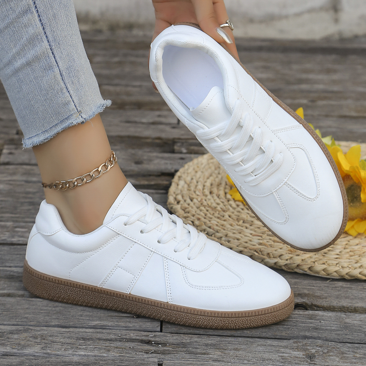 Ladies' casual white sports sh - огляд і ціна Embroidery White