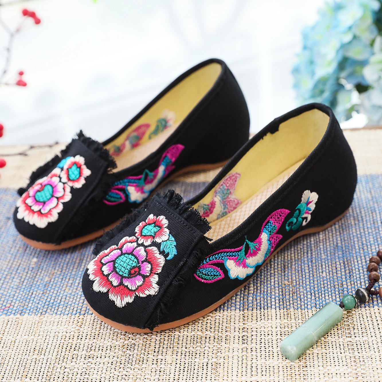 Woman Woven Shoes New Ethnic S - огляд і ціна Embroidery Shoes